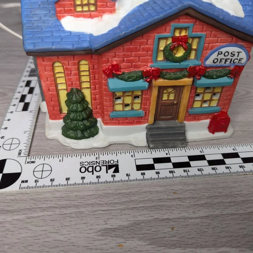 Grandeur Noel Ceramic Christmas Village Post Office Elementary School Set W/Box
